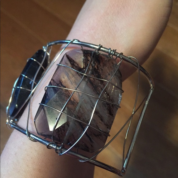 Adjustable cuff - Picture 4 of 5